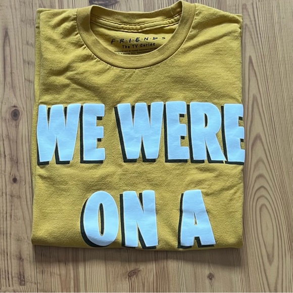 Friends "We were on a Break" Yellow Graphic Tee Size Small Good Condition - Picture 5 of 6